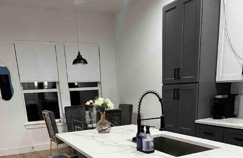 OST - South Union House | Modern 3BR home NRG/Downtown HTX
