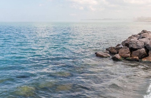 Stoney Creek Apartment | Modern 3BR House Steps to the Beach