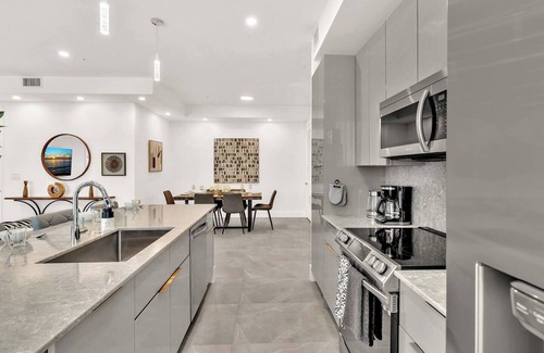 Harbordale Apartment | Modern 3BR Near Las Olas & Beach Roof Top