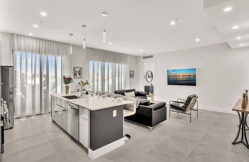 Harbordale Apartment | Modern 3BR Near Las Olas & Beach Roof Top
