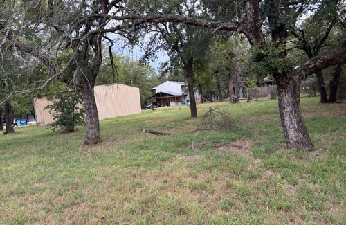 Dennis House | Modern 3BR Retreat on 1 Acre Smart TVs Coffee Bar WiFi