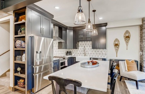 Lakeside Village House | Modern 3BR Townhome, Walk to Lakeside Village Fun!