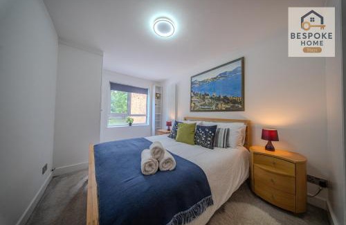 Latchmere House | Modern 4 Bed 3 Bath House - 4 Groups with FREE Parking - Central London