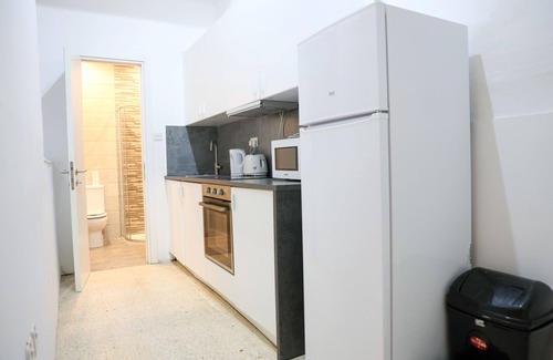 Tower Road Apartment | Modern 4 Bed Apartment off the seafront-Hosted by Sweetstay