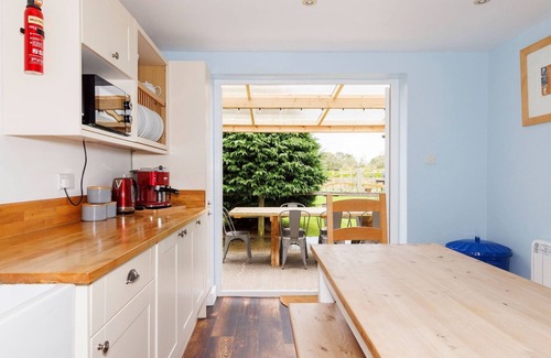 Birdham House | Modern 4-Bed Countryside Retreat with Garden