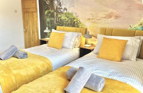 Preston House | Modern 4-bed stay-away-home sleeps 8 in Preston