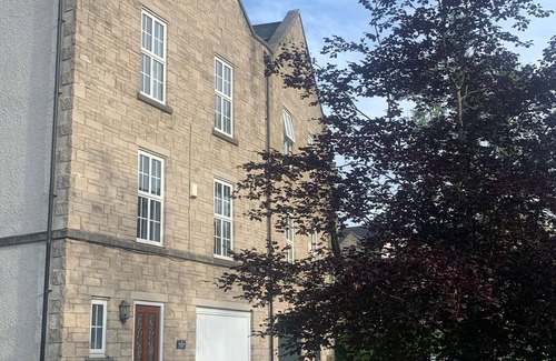 Kendal House | Modern 4 Bedroom Townhouse Lake District Kendal Sleeps 7/8