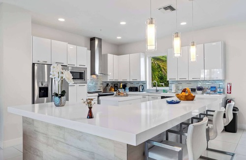 Pompano Beach House | Modern 4 Bedroom Townhome near the Ocean