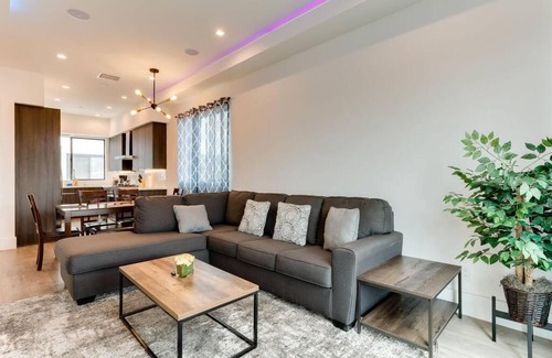 Mid City Villa | Modern 4 bedroom with rooftop #3