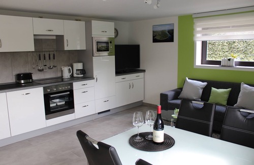 Orscholz House | Modern 4* vacation apartment at the Saarschleife in the heart of the border triangle!