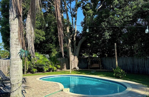 Isle of Palms House | Modern 4BR Jax | Pool Oasis Near Beach | Backyard