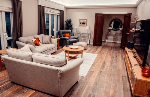 Sands End Apartment | Modern 4BR Penthouse w/Terrace |Wi-Fi|
