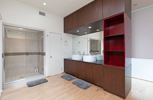 Little Italy House | Modern 5 BD Rental with Spectacular Rooftop!
