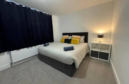 Canning Town North House | Modern 5-Bed House in London close Excel - Big Ben