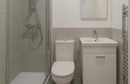 Selhurst House | Modern 5 bedroom all ensuite in South London