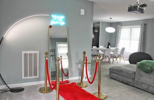 Waynesboro House | Modern 5 Bedroom Home, 6 miles from Skyline Drive
