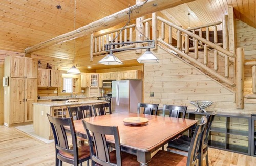 Necedah Cabin | Modern 5-Bedroom Log Cabin - 1/2 mile to Castle Rock Lake – 30 Mins to the Dells