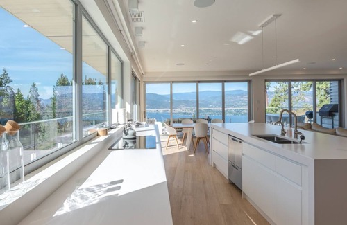 Okanagan-Similkameen Villa | Modern 5 Bedroom Villa - Summer Rental