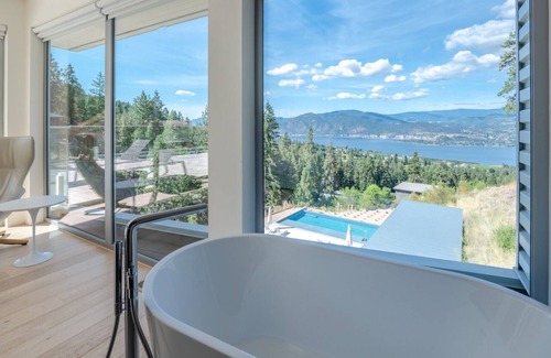 Okanagan-Similkameen Villa | Modern 5 Bedroom Villa - Summer Rental