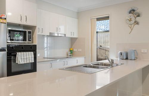 Park Ridge House | Modern 5BR Family Home in Peaceful Park Ridge