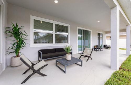 Port Saint Lucie House | Modern 5BR Getaway, PS5 & Board Games - Port St. Lucie, Florida
