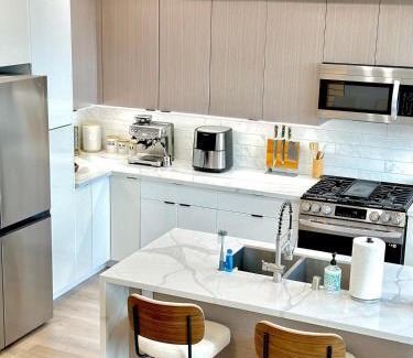 Mid-Wilshire Villa | Modern 5BR Luxury Paradise Villa