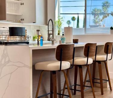 Mid-Wilshire Villa | Modern 5BR Luxury Paradise Villa
