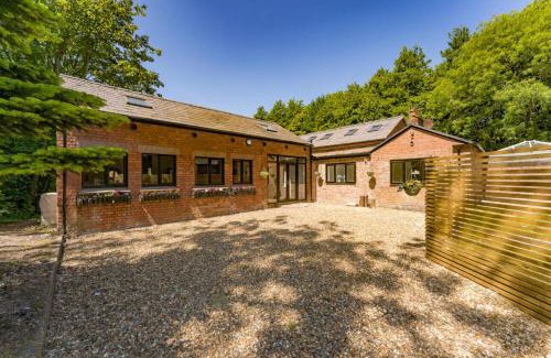 Knowsley House | Modern 5BR Victorian Home in Liverpool