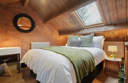 Knowsley House | Modern 5BR Victorian Home in Liverpool