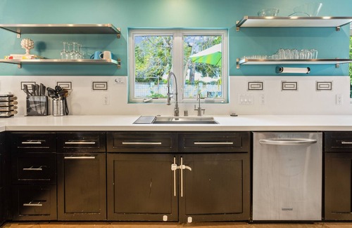 Thousand Oaks House | Modern 60's Ranch Home w/ Gourmet Kitchen & Large Private Backyard