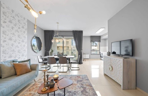 Jerusalem City Centre Apartment | Modern 90 sqm Apartment with Terrace and Parking in Prime Jerusalem Location