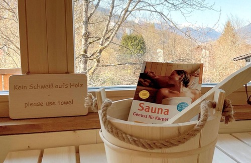 Garmisch-Partenkirchen Apartment | Modern apartment #1 with private sauna and bathtub