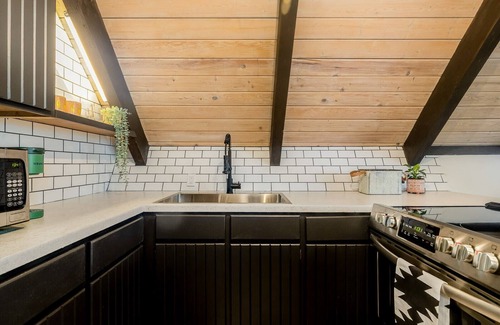 Cle Elum Cabin | Modern a-frame cabin near Roslyn w/hot tub