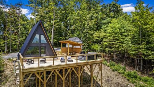 Hartford Ski Chalet | Modern A-Frame Cabin with Breathtaking Views of the Smoky Mountains, Perfect for Families or Groups