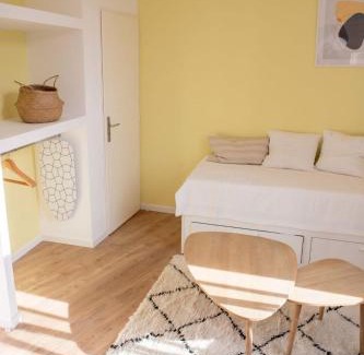 Chartrons Apartment | Modern AC Studio in the Heart of Chartrons