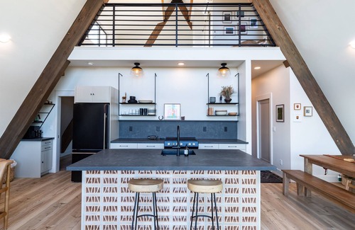 Williams Cabin | Modern Aframe Grand Canyon Pets Views