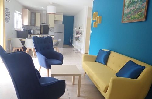 Bouzigues House | Modern, air-conditioned house, 5 minutes walk from the beach, quiet. 3 rooms.