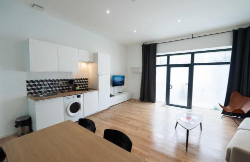 Chartrons Apartment | Modern Air Conditioned Apartment