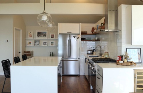 Alki House | Modern Alki Beach House - 1 block from beach!