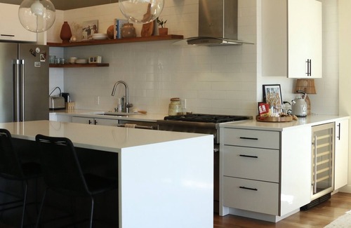 Alki House | Modern Alki Beach House - 1 block from beach!