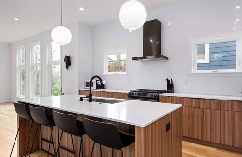 Downtown House | Modern Amenities, Downtown - Raleigh Craftsman