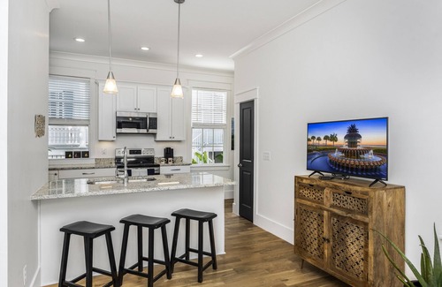 Harleston Village House | Modern Amenities in Historic Charleston's Harleston Village