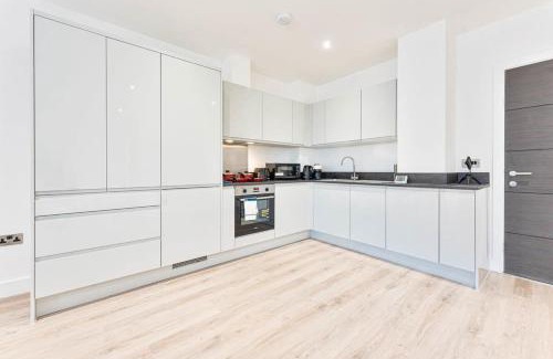 Barnt Green Apartment | Modern and Bright 2 Bed Apartment in Solihull