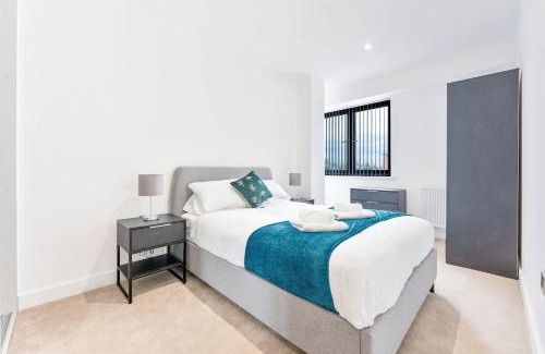 Barnt Green Apartment | Modern and Bright 2 Bed Apartment in Solihull