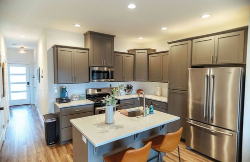 Salem House | Modern and Bright South Salem Townhome Getaway with Game Room