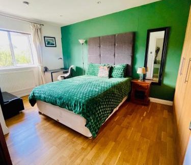 Sydenham House | Modern and chic rooms with beautiful landscape views