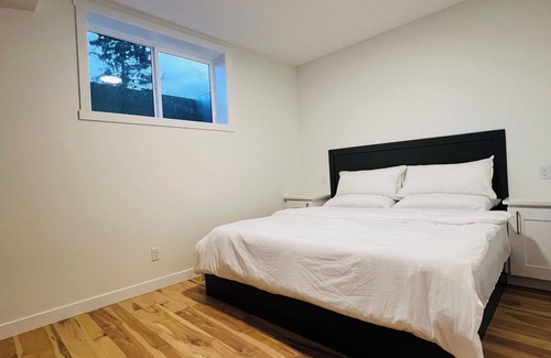 Willow Park House | Modern and Comfortable Basement Suite – Minutes from Downtown!