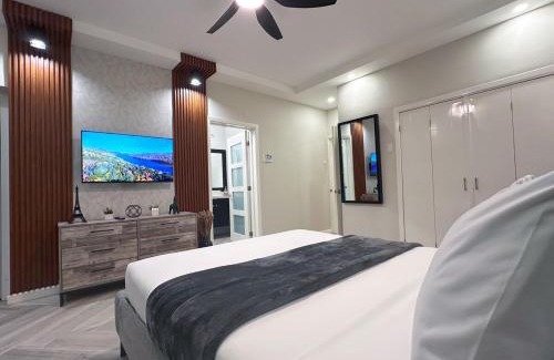 Barbican Apartment | Modern and Cozy 1BR Condo in KGN