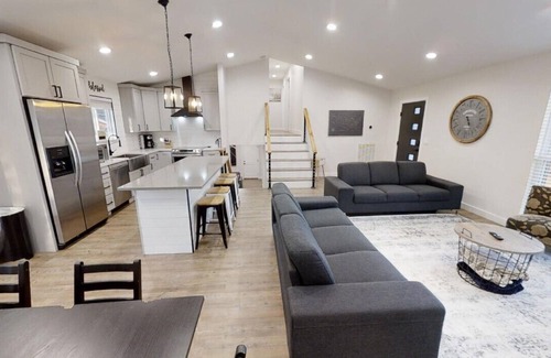 East Brainerd House | Modern and Cozy 4-bedroom home
