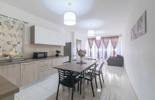 Bugibba Apartment | ★Modern And Cozy Apartment ,Close to The Sea ★3